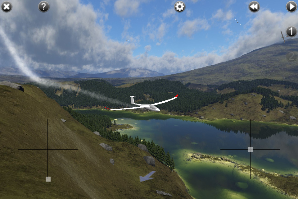 PicaSim mit einem Segelflugmodell über einer Berg- und Seenlandschaft